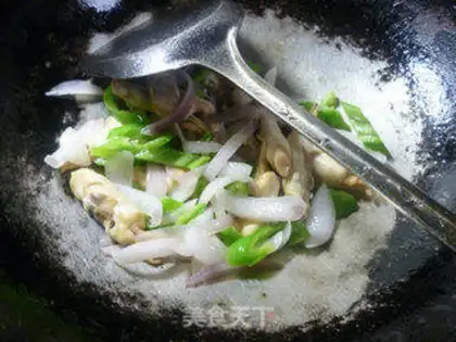 Make Pepper onions, fried onions step 10