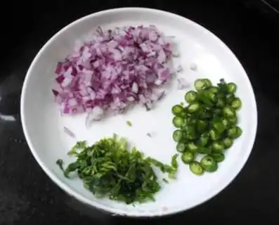 Make Thai hot peanut rice step 5