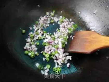 Make Thai hot peanut rice step 7