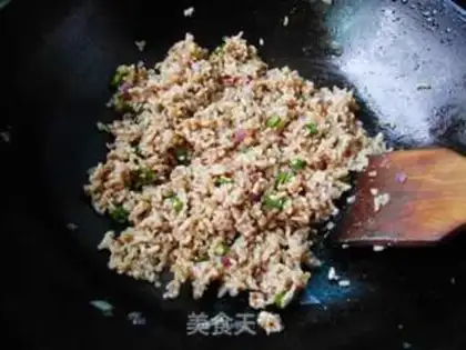 Make Thai hot peanut rice step 8