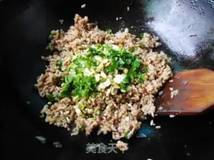 Make Thai hot peanut rice step 9