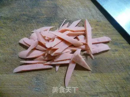 Make Squeeze the ham and the noodles step 1