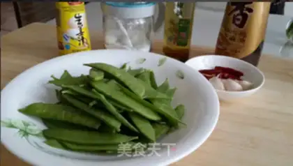 Make The Dutch beans step 0