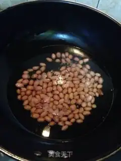 Make Peanuts and spinach step 4