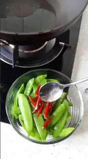 Make The Dutch beans step 5
