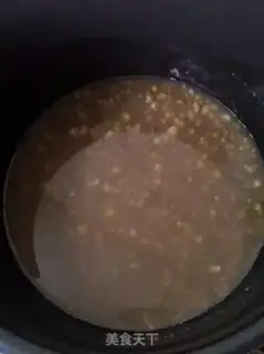 Make Lotus chicken head, green bean soup step 1