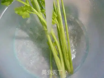 Make Celery sauce and chicken step 1
