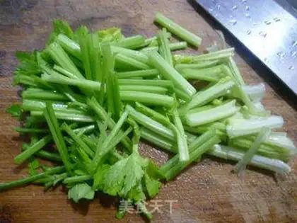 Make Celery sauce and chicken step 2