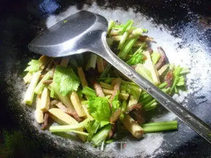 Make Celery sauce and chicken step 8