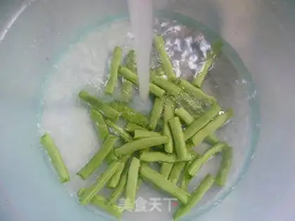 Make Tofu-dry bacon-dried beans step 1