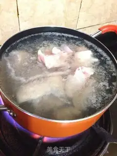 Make Red burning pig hoof step 1