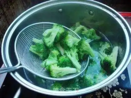 Make Meatloaf with broccoli step 1
