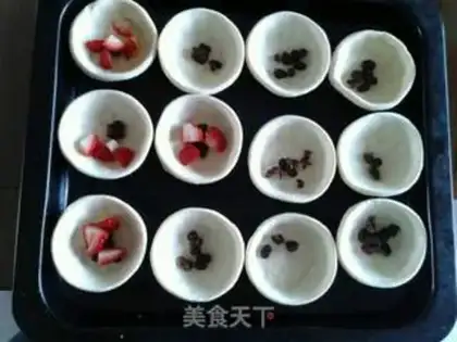 Make Red bean strawberries and eggs step 4