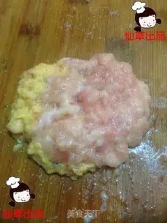 Make Fish milk steamed eggs step 1