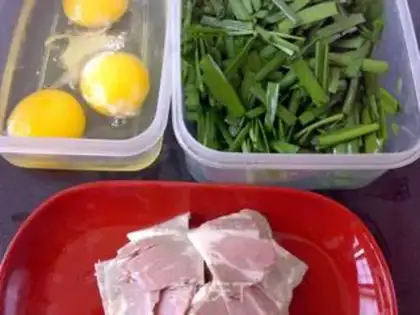 Make Bacon pickle fried eggs step 0