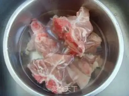 Make Spring chop soup step 1