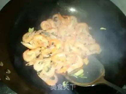 Make Shrimp with carrots step 1