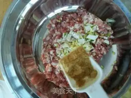 Make Pumpkin meatball fan step 2