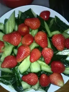 Make The cucumber with strawberry step 3