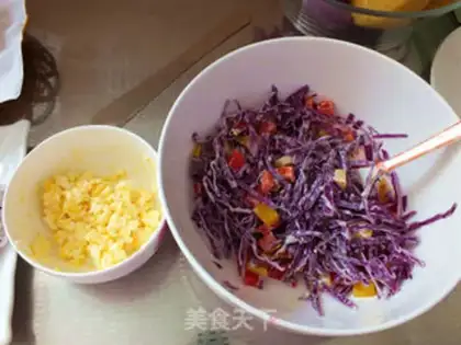 Make A multi-coloured dragon fruit sandwich step 3