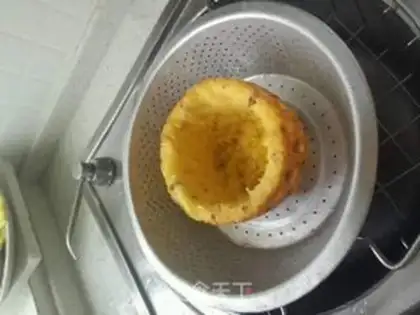 Make Pineapple rice step 0
