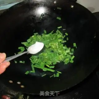 Make Garlic fried rice step 1