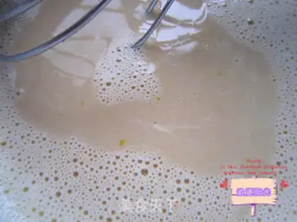 Make Chocolate yolk pie step 1