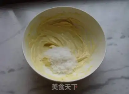 Make Gold coconut ball step 2