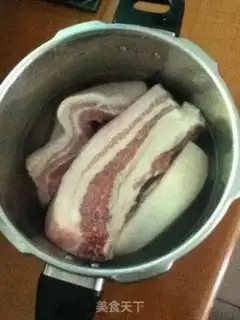 Make Cola sauce, red meat step 0
