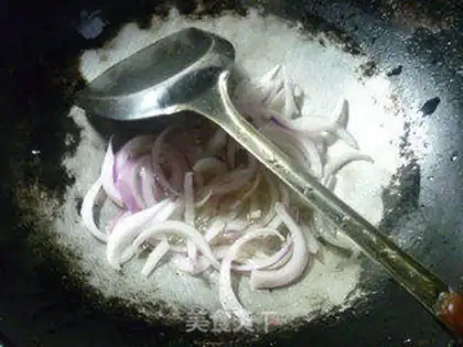 Make Onion celery fried eggs step 5