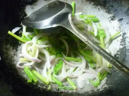 Make Onion celery fried eggs step 8