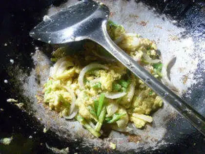 Make Onion celery fried eggs step 9