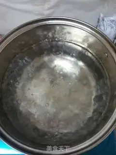 Make Sugar-cracker-tree silver ear soup step 2