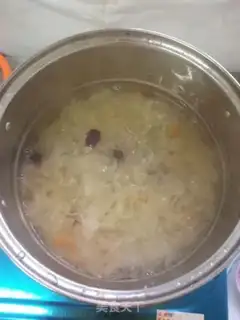 Make Sugar-cracker-tree silver ear soup step 6