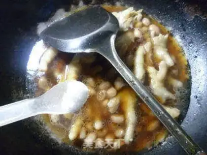 Make The peanuts burn their claws step 8