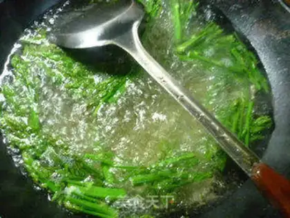 Make Fry-fried eggs step 3