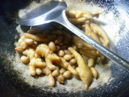 Make The peanuts burn their claws step 11