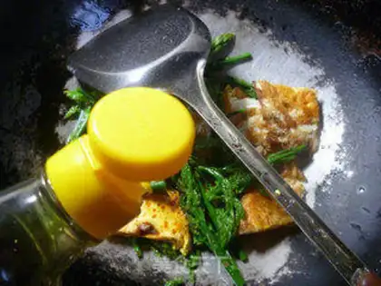 Make Fry-fried eggs step 6