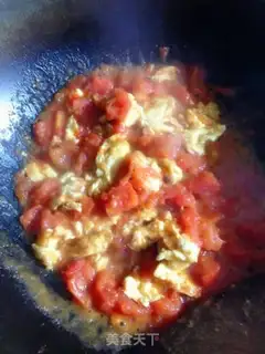 Make Tomato fried eggs step 5