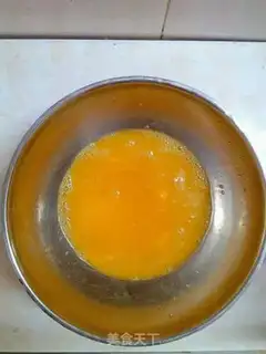 Make Tomato eggcake step 1