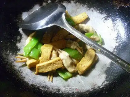 Make Pyramid tofu step 14
