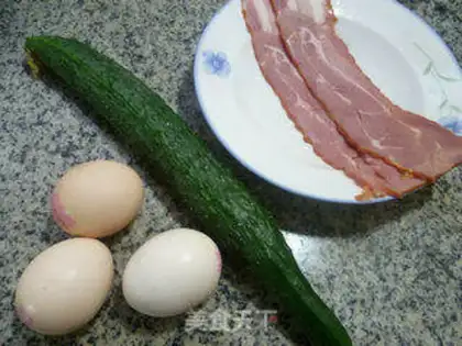 Make Bacon cucumber fried eggs step 0