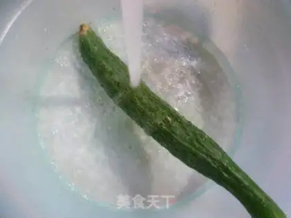 Make Bacon cucumber fried eggs step 3