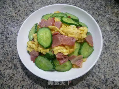 Make Bacon cucumber fried eggs step 12