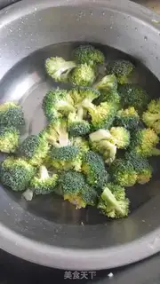 Make Garlic broccoli step 1