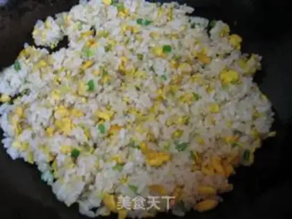 Make Onion egg fried rice step 3