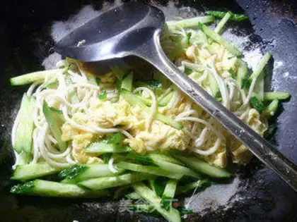 Make Plumb egg noodles step 8