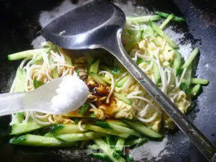 Make Plumb egg noodles step 12