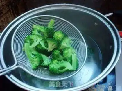 Make Pyro-blue salad step 1