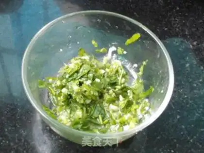 Make A salad warmed by the fruit step 5